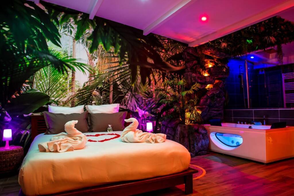Secret Suite "Jungle" - Jacuzzi Privatif - Gare Rer C - Proche Paris Bretigny-sur-Orge Bagian luar foto